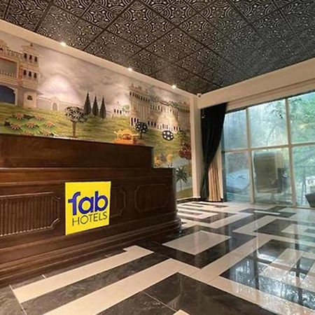 Fabhotel Prime The Seven Seeds New Delhi Bagian luar foto