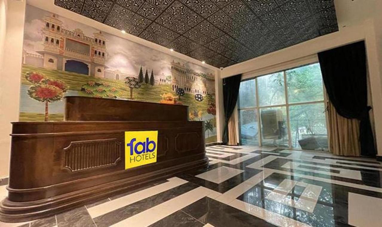 Fabhotel Prime The Seven Seeds New Delhi Bagian luar foto