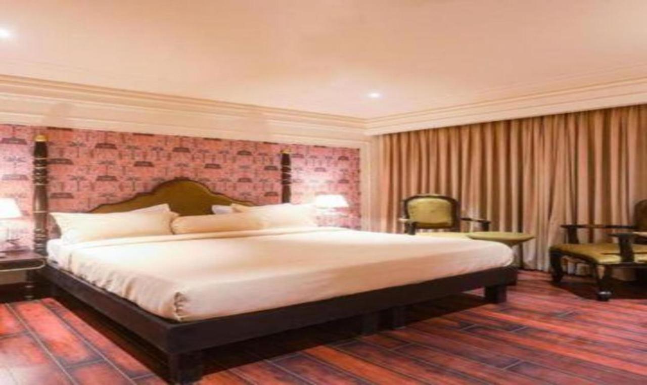 Fabhotel Prime The Seven Seeds New Delhi Bagian luar foto