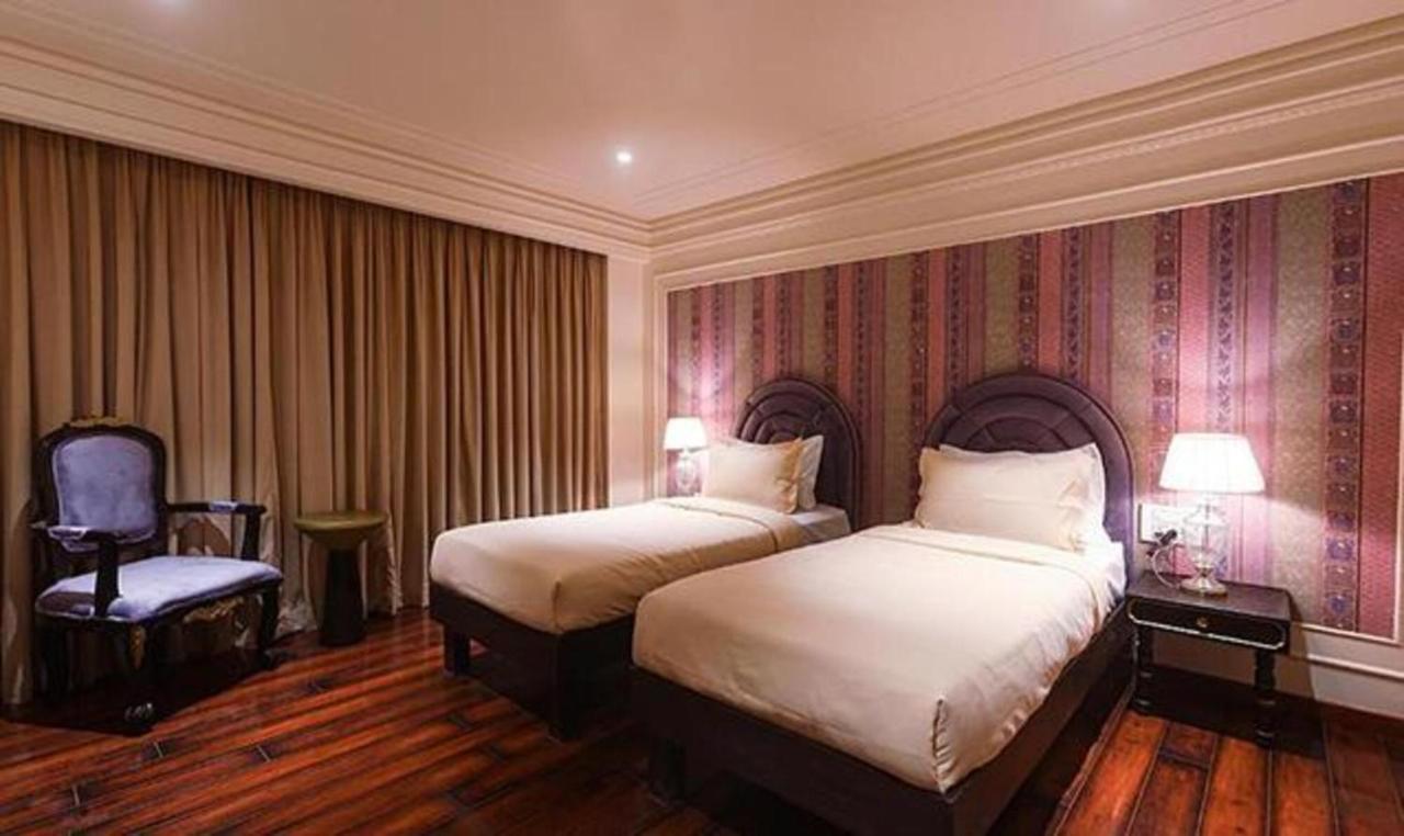 Fabhotel Prime The Seven Seeds New Delhi Bagian luar foto